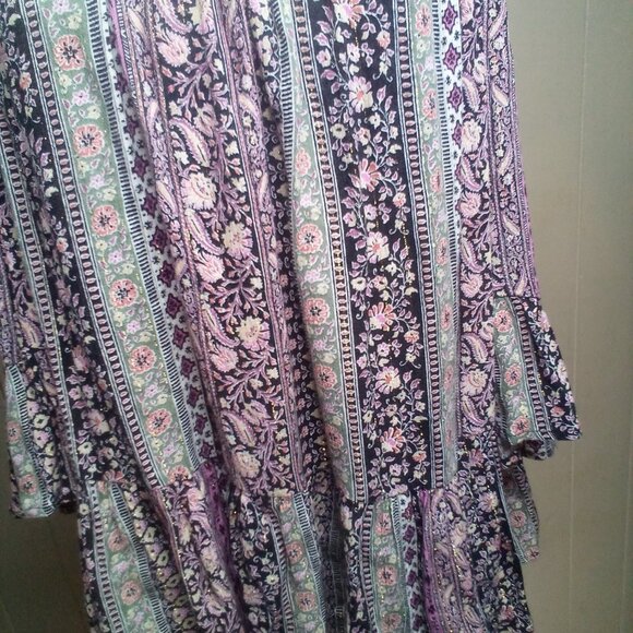 Altar'd State Blouse M Cut-Out Short Bell Sleeve Flowing Floral Colorful - Picture 9 of 15